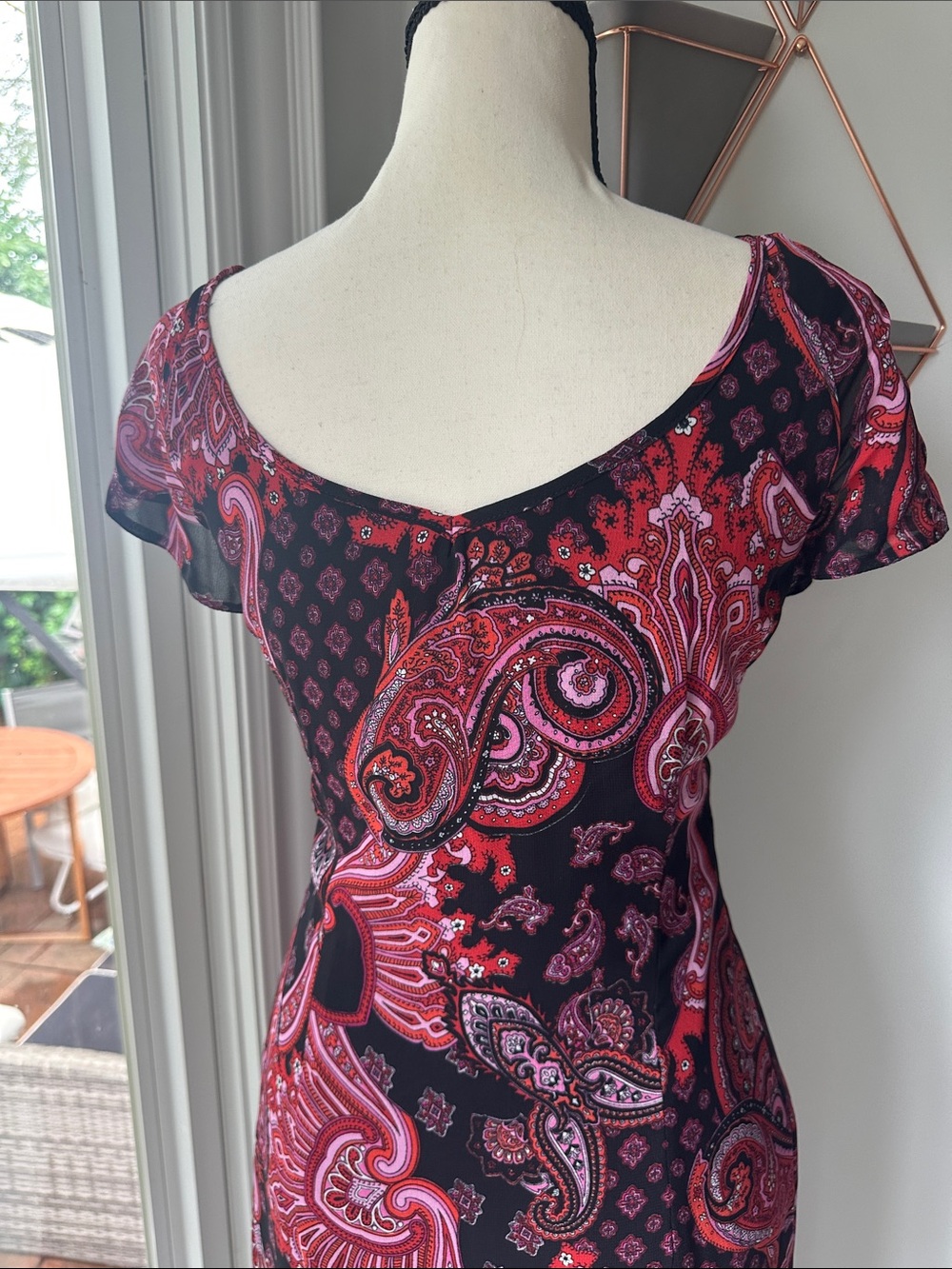 VINTAGE 90s Y2K V-Neck Black Pink Paisley Flutter-Sleeve Ruffle Hem Size 4 - Picture 10 of 15